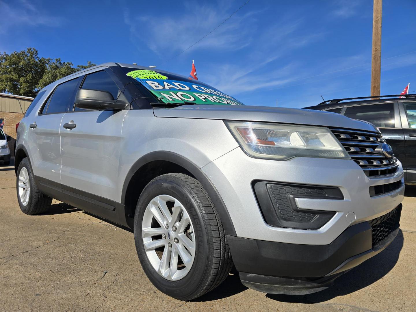 2016 Ford Explorer (1FM5K8B85GG) with an 3.5L V6 DOHC 24V engine, 6-Speed Automatic transmission, located at 2660 S.Garland Avenue, Garland, TX, 75041, (469) 298-3118, 32.885551, -96.655602 - Photo#1