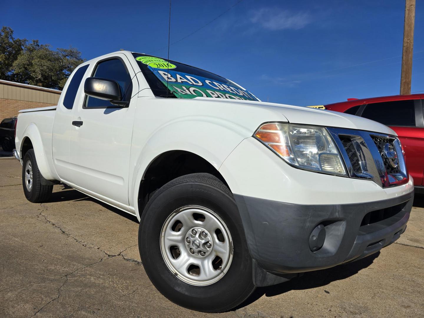 2016 WHITE Nissan Frontier S (1N6BD0CT7GN) with an 2.5L L4 DOHC 16V engine, AUTO transmission, located at 2660 S.Garland Avenue, Garland, TX, 75041, (469) 298-3118, 32.885551, -96.655602 - Photo#0