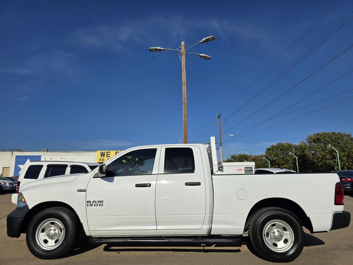 2016 RAM 1500 Tradesman Quad Cab (1C6RR6FT5GS) with an 5.7L V8 OHV 16V engine, 6A transmission, located at 2660 S.Garland Avenue, Garland, TX, 75041, (469) 298-3118, 32.885551, -96.655602 - Photo#7