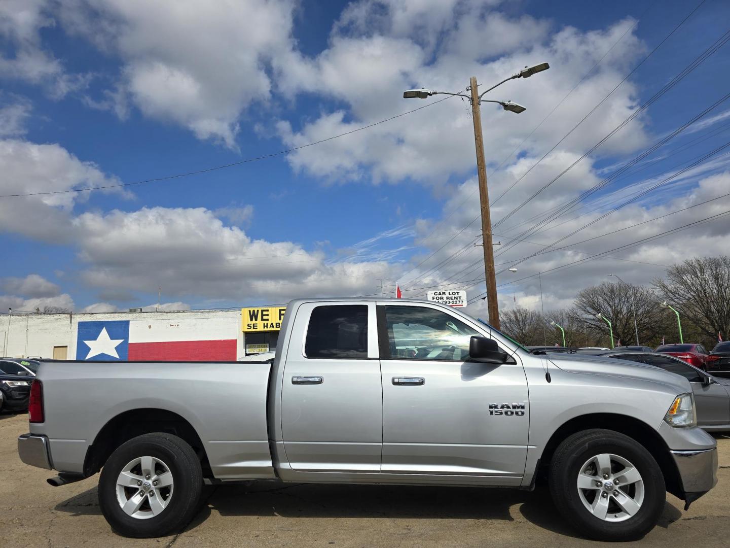 2016 SILVER RAM 1500 SLT (1C6RR7GG5GS) with an 3.6L V6 DOHC 24V FFV engine, 6A transmission, located at 2660 S.Garland Avenue, Garland, TX, 75041, (469) 298-3118, 32.885551, -96.655602 - Photo#2