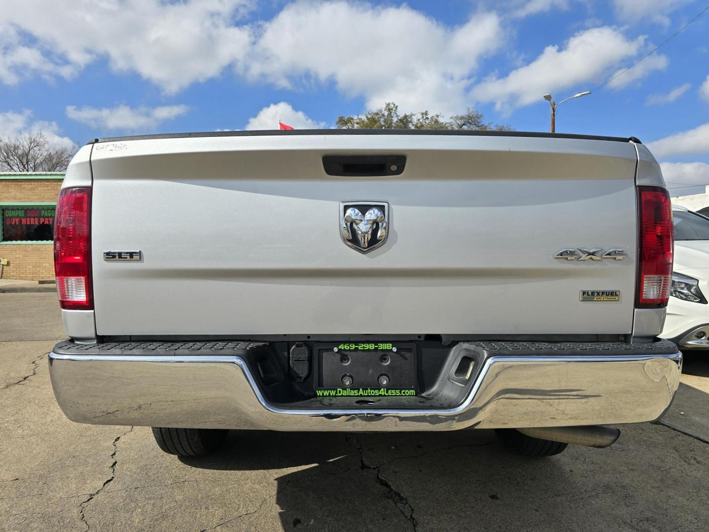 2016 SILVER RAM 1500 SLT (1C6RR7GG5GS) with an 3.6L V6 DOHC 24V FFV engine, 6A transmission, located at 2660 S.Garland Avenue, Garland, TX, 75041, (469) 298-3118, 32.885551, -96.655602 - Photo#4