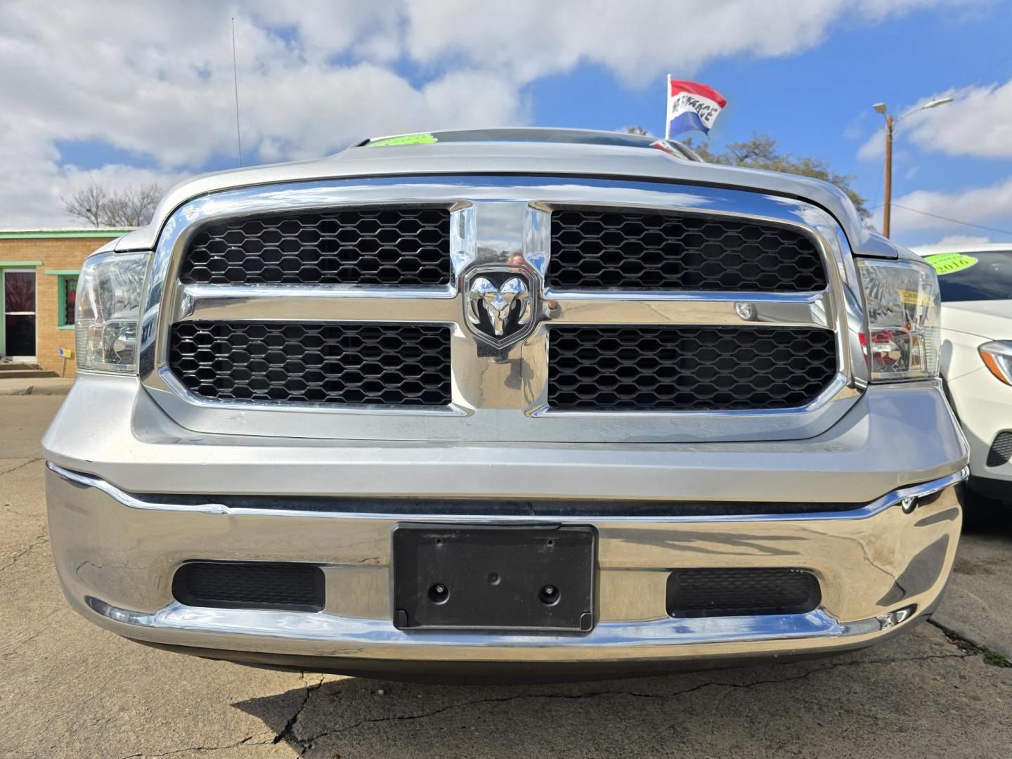 2016 SILVER RAM 1500 SLT (1C6RR7GG5GS) with an 3.6L V6 DOHC 24V FFV engine, 6A transmission, located at 2660 S.Garland Avenue, Garland, TX, 75041, (469) 298-3118, 32.885551, -96.655602 - Photo#10