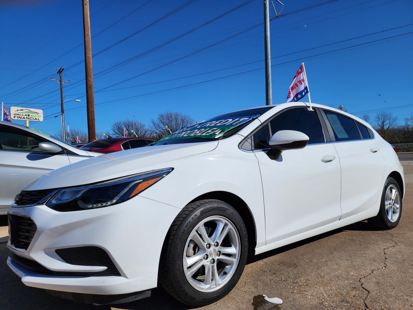 2017 WHITE /BLACK Chevrolet Cruze LT (3G1BE6SMXHS) with an 1.4L L4 DOHC 16V TURBO engine, 6A transmission, located at 2660 S.Garland Avenue, Garland, TX, 75041, (469) 298-3118, 32.885551, -96.655602 - Welcome to DallasAutos4Less, one of the Premier BUY HERE PAY HERE Dealers in the North Dallas Area. We specialize in financing to people with NO CREDIT or BAD CREDIT. We need proof of income, proof of residence, and a ID. Come buy your new car from us today!! This is a very well cared for 2017 CH - Photo#7