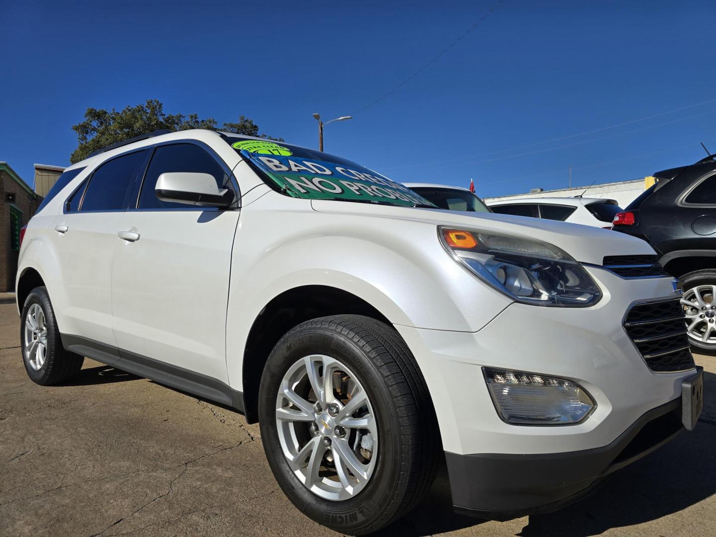 2017 DIAMOND WHITE Chevrolet Equinox LT (2GNALCEK8H1) with an 2.4L L4 DOHC 16V FFV engine, 6A transmission, located at 2660 S.Garland Avenue, Garland, TX, 75041, (469) 298-3118, 32.885551, -96.655602 - Photo#1