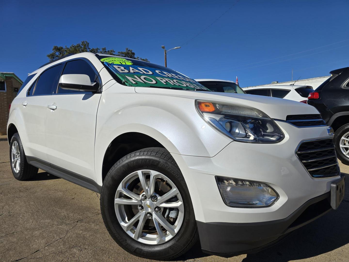 2017 DIAMOND WHITE Chevrolet Equinox LT (2GNALCEK8H1) with an 2.4L L4 DOHC 16V FFV engine, 6A transmission, located at 2660 S.Garland Avenue, Garland, TX, 75041, (469) 298-3118, 32.885551, -96.655602 - Photo#0