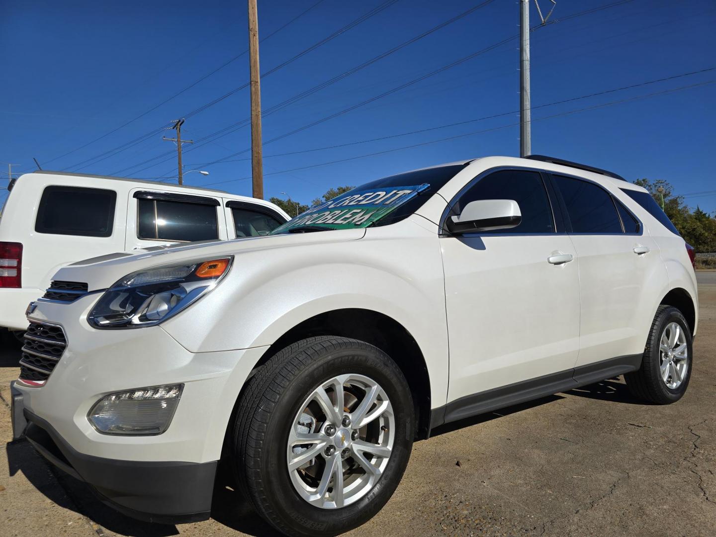 2017 DIAMOND WHITE Chevrolet Equinox LT (2GNALCEK8H1) with an 2.4L L4 DOHC 16V FFV engine, 6A transmission, located at 2660 S.Garland Avenue, Garland, TX, 75041, (469) 298-3118, 32.885551, -96.655602 - Photo#7