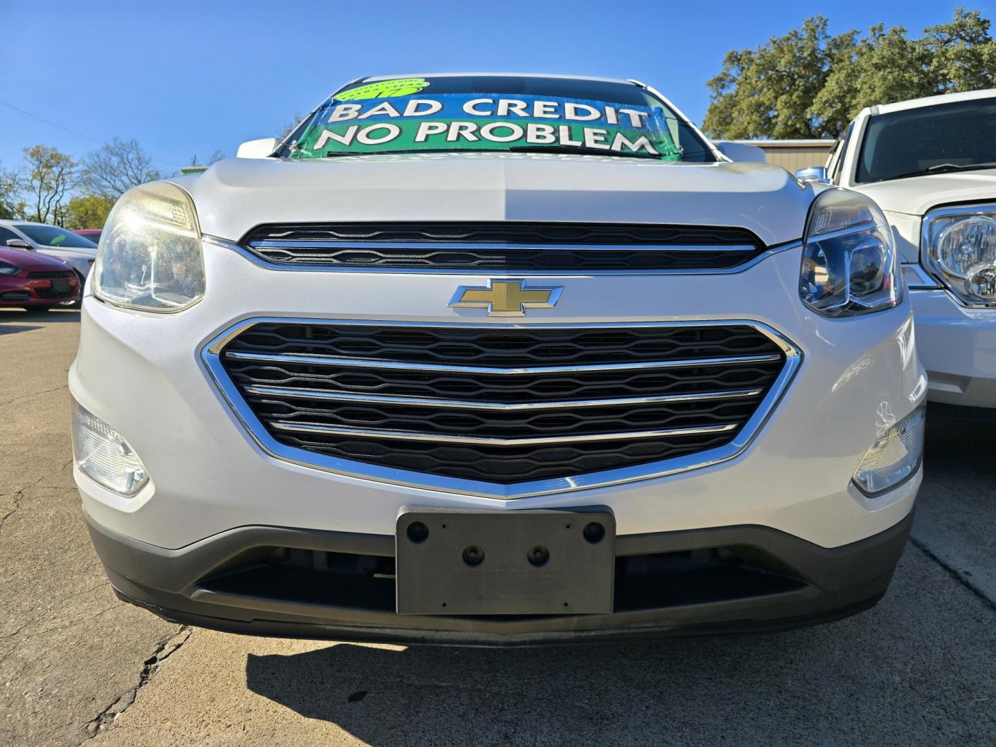 2017 DIAMOND WHITE Chevrolet Equinox LT (2GNALCEK8H1) with an 2.4L L4 DOHC 16V FFV engine, 6A transmission, located at 2660 S.Garland Avenue, Garland, TX, 75041, (469) 298-3118, 32.885551, -96.655602 - Photo#9