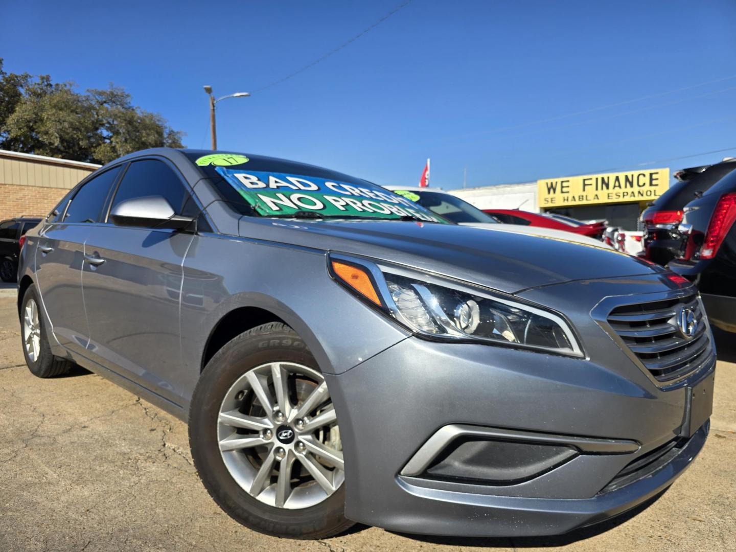 2017 SILVER Hyundai Sonata SE (5NPE24AF0HH) with an 2.4L L4 DOHC 16V engine, 7A transmission, located at 2660 S.Garland Avenue, Garland, TX, 75041, (469) 298-3118, 32.885551, -96.655602 - BRAND NEW CRATE MOTOR FROM HYUNDAI!!! - Photo#0