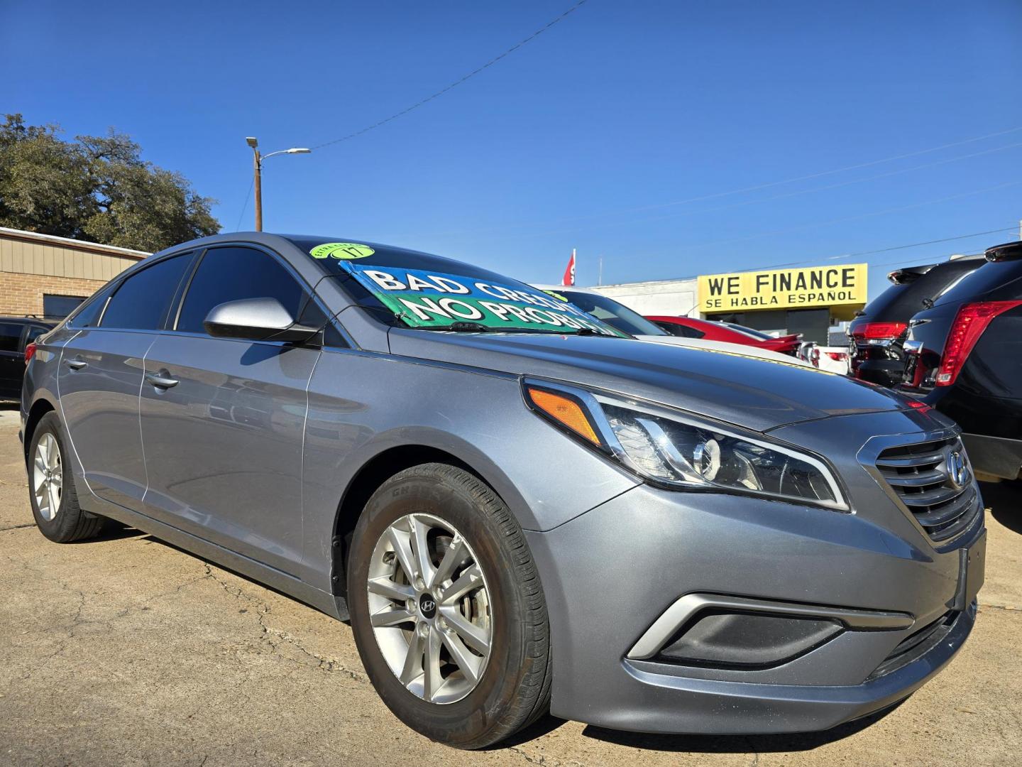 2017 SILVER Hyundai Sonata SE (5NPE24AF0HH) with an 2.4L L4 DOHC 16V engine, 7A transmission, located at 2660 S.Garland Avenue, Garland, TX, 75041, (469) 298-3118, 32.885551, -96.655602 - BRAND NEW CRATE MOTOR FROM HYUNDAI!!! - Photo#1