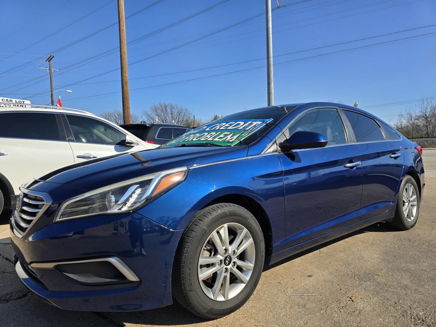 2017 BLUE Hyundai Sonata SE (5NPE24AF0HH) with an 2.4L L4 DOHC 16V engine, 7A transmission, located at 2660 S.Garland Avenue, Garland, TX, 75041, (469) 298-3118, 32.885551, -96.655602 - Photo#7