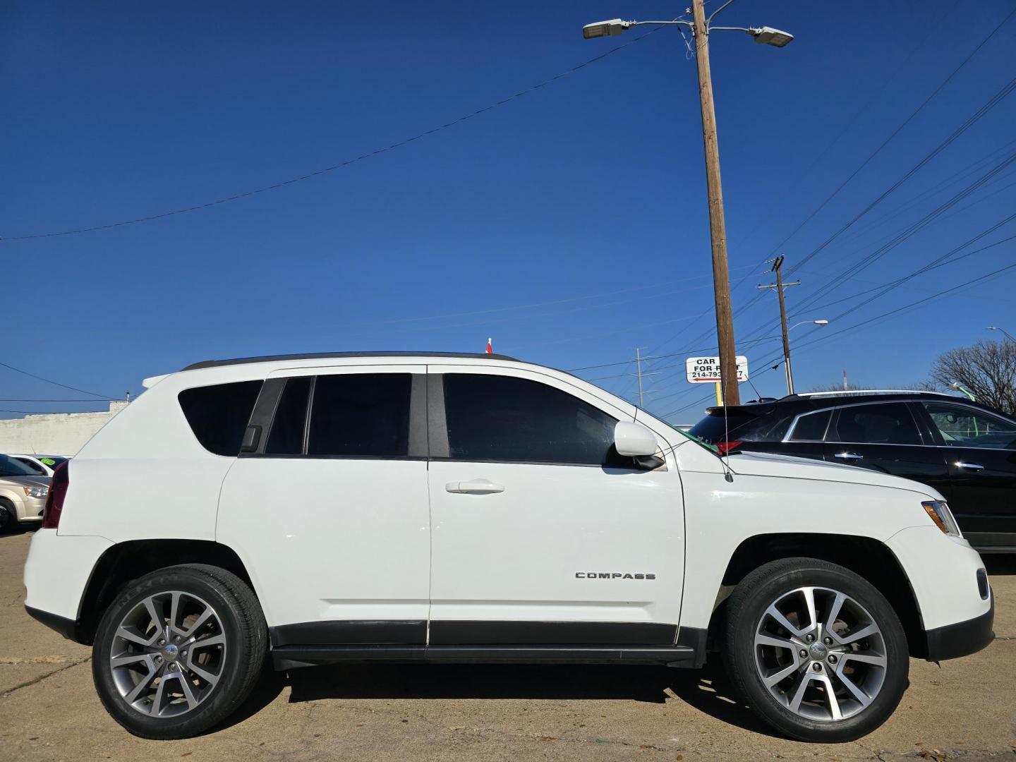 2017 WHITE Jeep Compass HIGH ALTITUDE (1C4NJCEB6HD) with an 2.4L L4 DOHC 16V engine, CVT transmission, located at 2660 S.Garland Avenue, Garland, TX, 75041, (469) 298-3118, 32.885551, -96.655602 - Photo#2