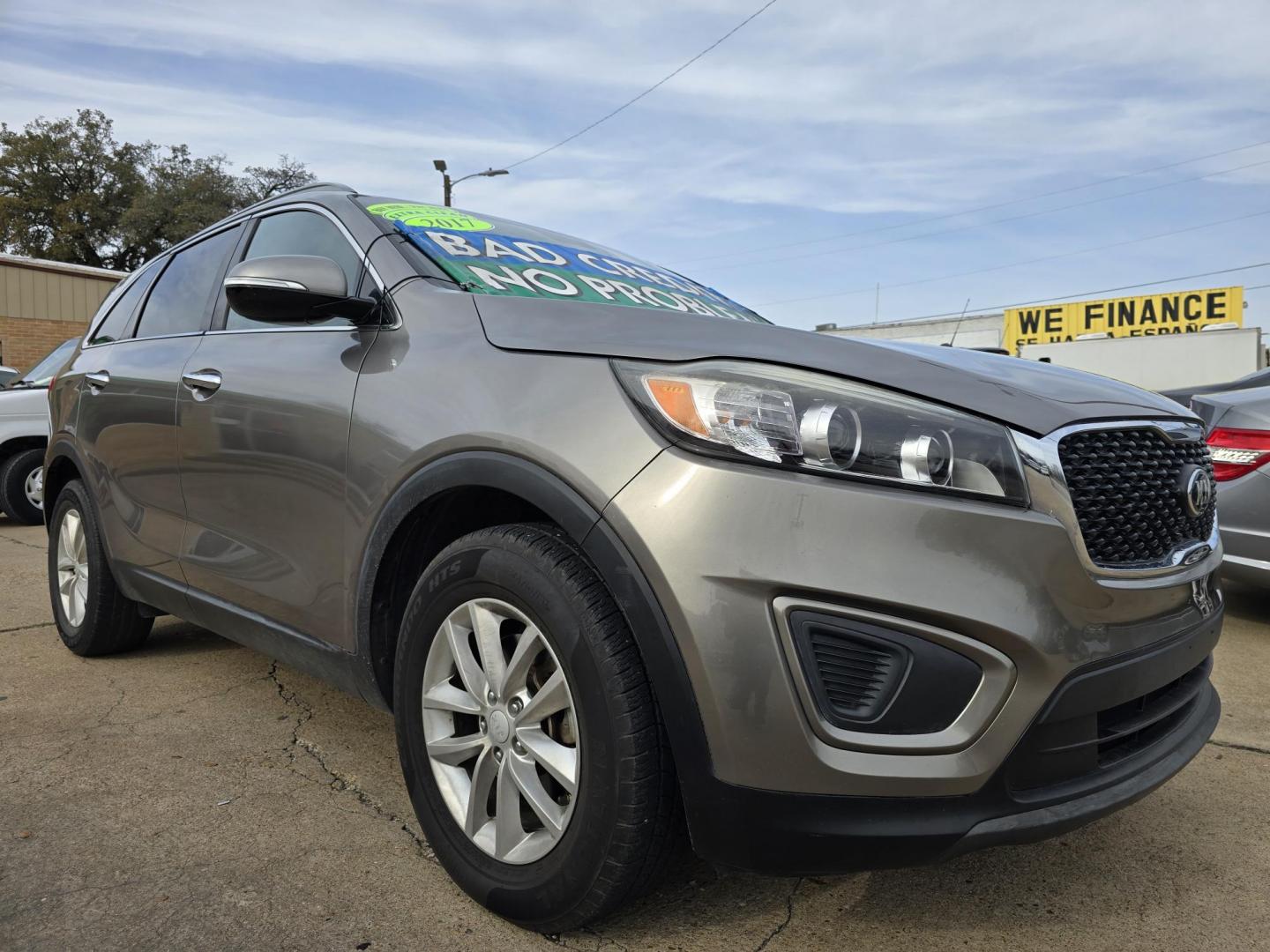 2017 RED Kia Sorento LX (5XYPG4A39HG) with an 2.4L L4 DOHC 16V engine, 6A transmission, located at 2660 S.Garland Avenue, Garland, TX, 75041, (469) 298-3118, 32.885551, -96.655602 - Photo#1