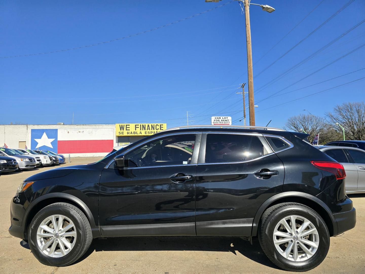 2017 BLACK Nissan Rogue Sport SV (JN1BJ1CP0HW) with an 2.0L L4 DOHC 16V engine, CVT transmission, located at 2660 S.Garland Avenue, Garland, TX, 75041, (469) 298-3118, 32.885551, -96.655602 - Photo#6