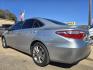 2017 SILVER Toyota Camry SE (4T1BF1FK6HU) with an 2.5L L4 DOHC 16V engine, 6A transmission, located at 2660 S.Garland Avenue, Garland, TX, 75041, (469) 298-3118, 32.885551, -96.655602 - Photo#5