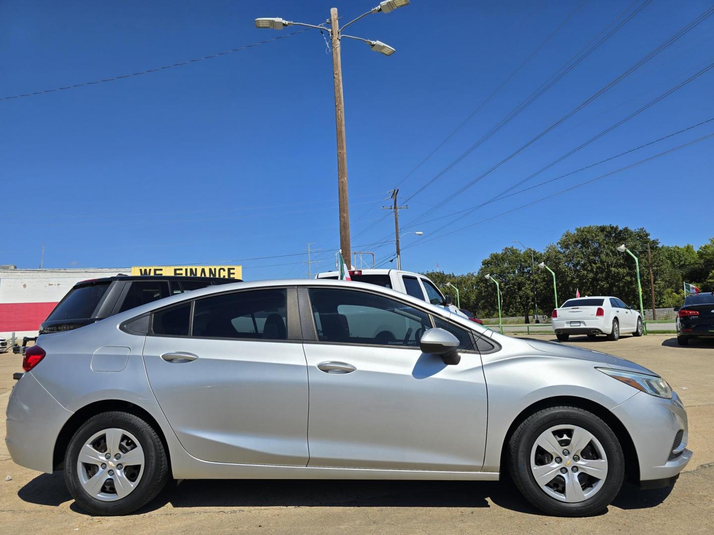 2018 Chevrolet Cruze LS (1G1BC5SM6J7) with an 1.4L L4 DOHC 16V TURBO engine, 6A transmission, located at 2660 S.Garland Avenue, Garland, TX, 75041, (469) 298-3118, 32.885551, -96.655602 - Photo#2