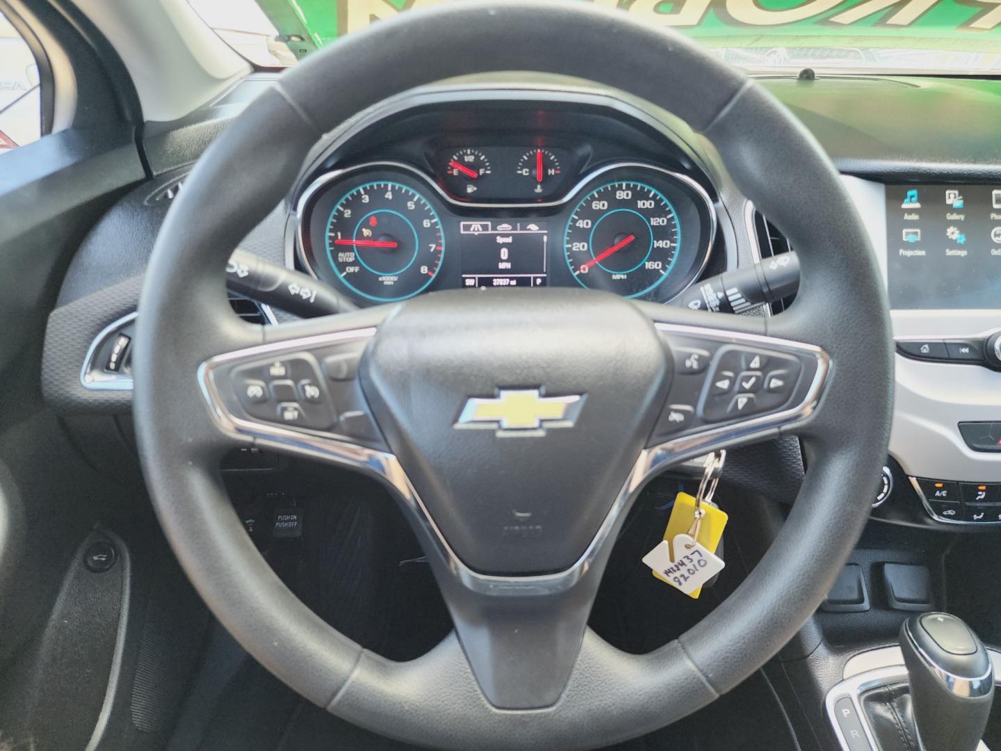 2018 WHITE Chevrolet Cruze LS (1G1BC5SM6J7) , AUTO transmission, located at 2660 S.Garland Avenue, Garland, TX, 75041, (469) 298-3118, 32.885551, -96.655602 - Welcome to DallasAutos4Less, one of the Premier BUY HERE PAY HERE Dealers in the North Dallas Area. We specialize in financing to people with NO CREDIT or BAD CREDIT. We need proof of income, proof of residence, and a ID. Come buy your new car from us today!! This is a very well cared for 2018 CH - Photo#12