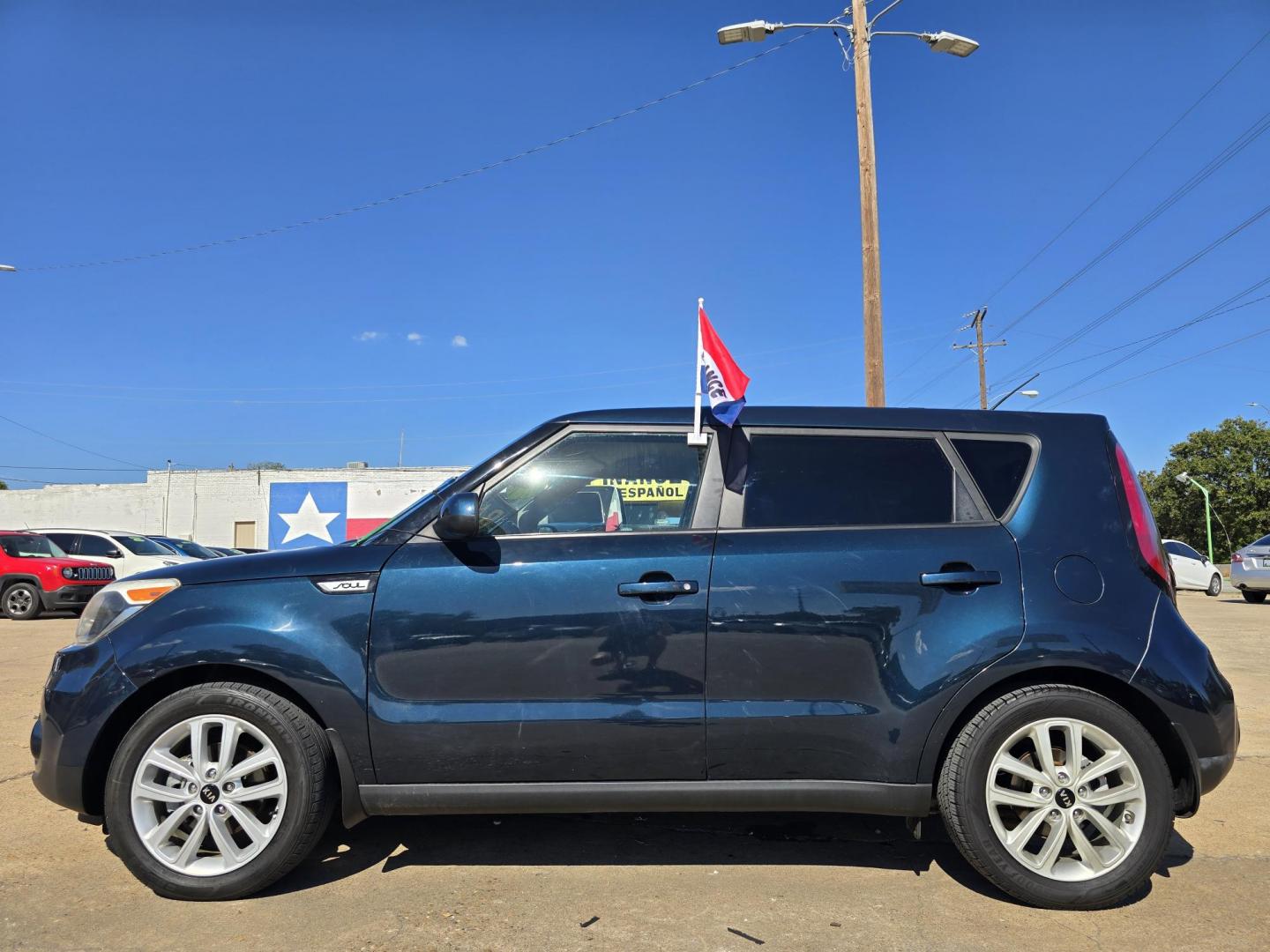 2018 BLUE Kia Soul + (KNDJP3A51J7) with an 2.0L L4 DOHC 16V engine, 6A transmission, located at 2660 S.Garland Avenue, Garland, TX, 75041, (469) 298-3118, 32.885551, -96.655602 - Photo#6