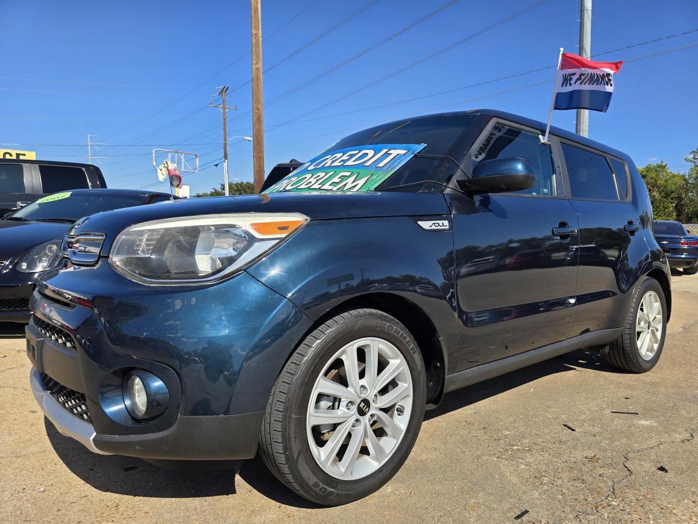 2018 BLUE Kia Soul + (KNDJP3A51J7) with an 2.0L L4 DOHC 16V engine, 6A transmission, located at 2660 S.Garland Avenue, Garland, TX, 75041, (469) 298-3118, 32.885551, -96.655602 - Photo#7