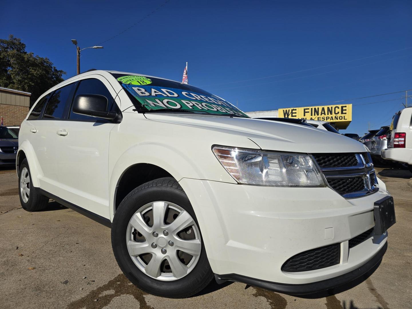 2018 WHITE Dodge Journey SE (3C4PDCABXJT) with an 2.4L L4 DOHC 16V engine, 4A transmission, located at 2660 S.Garland Avenue, Garland, TX, 75041, (469) 298-3118, 32.885551, -96.655602 - Photo#0