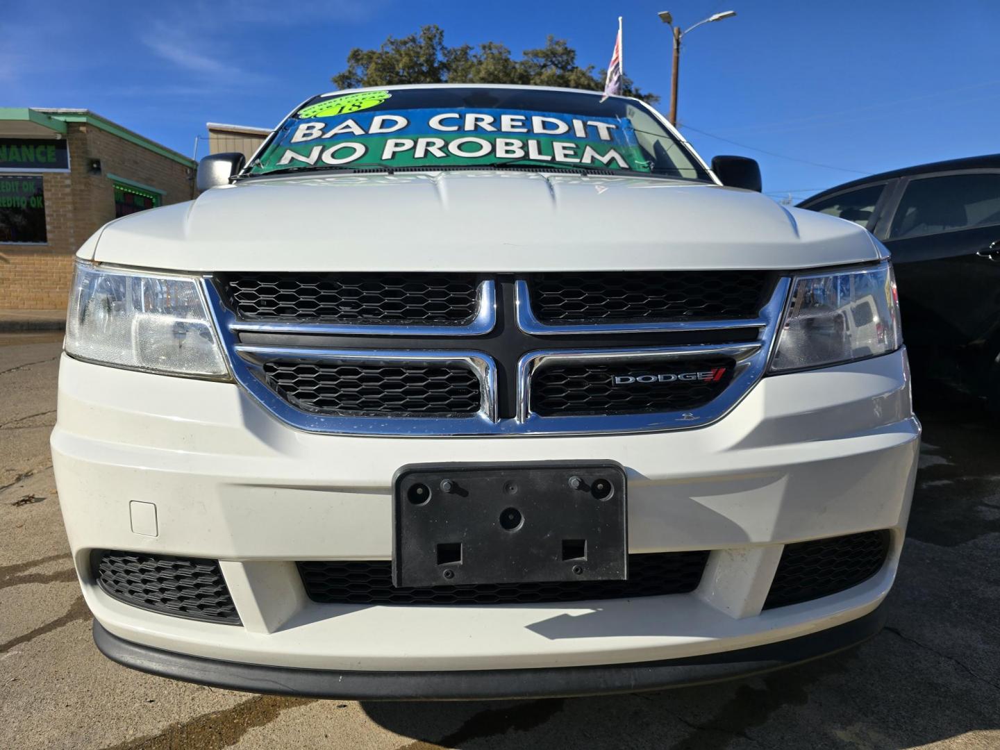 2018 WHITE Dodge Journey SE (3C4PDCABXJT) with an 2.4L L4 DOHC 16V engine, 4A transmission, located at 2660 S.Garland Avenue, Garland, TX, 75041, (469) 298-3118, 32.885551, -96.655602 - Photo#8