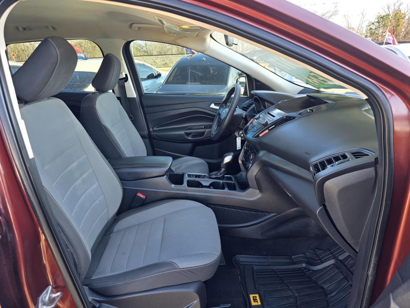 2018 RED Ford Escape S (1FMCU0F74JU) with an 2.5L L4 DOHC 16V engine, 6A transmission, located at 2660 S.Garland Avenue, Garland, TX, 75041, (469) 298-3118, 32.885551, -96.655602 - Photo#18