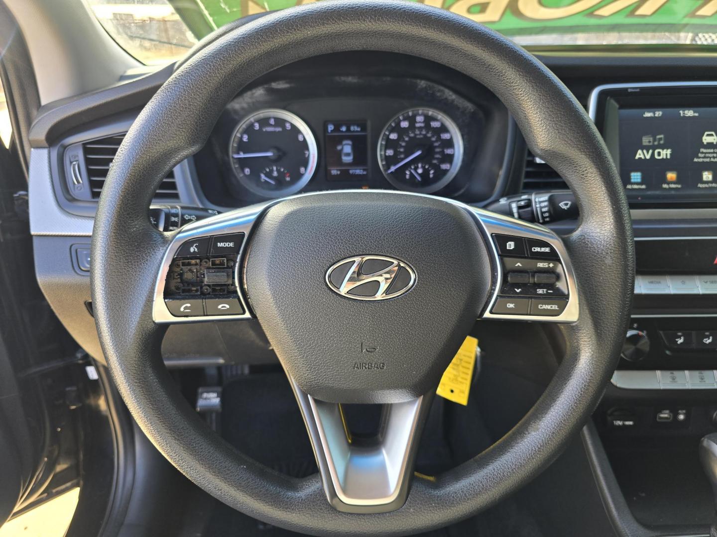 2018 BLACK Hyundai Sonata SE (5NPE24AF5JH) with an 2.4L L4 DOHC 16V engine, 7A transmission, located at 2660 S.Garland Avenue, Garland, TX, 75041, (469) 298-3118, 32.885551, -96.655602 - Photo#13