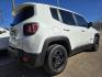 2018 WHITE Jeep Renegade Sport (ZACCJAAB3JP) with an 2.4L L4 DOHC 16V engine, AUTO transmission, located at 2660 S.Garland Avenue, Garland, TX, 75041, (469) 298-3118, 32.885551, -96.655602 - Photo#3