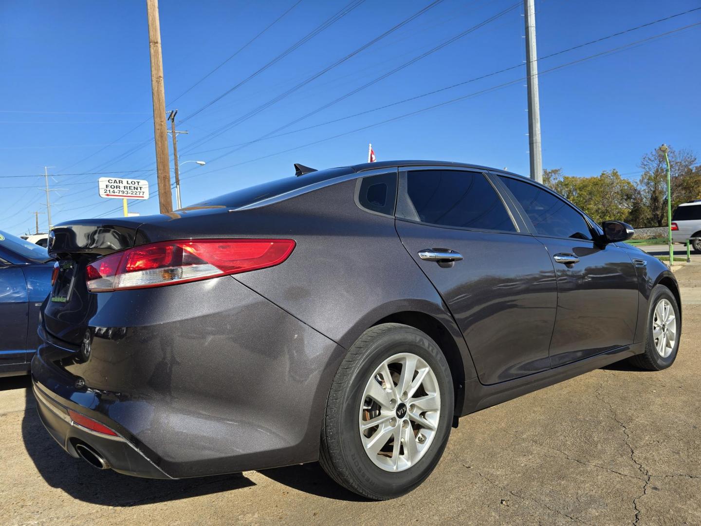 2018 GRAY Kia Optima LX (KNAGT4L38J5) with an 2.4L L4 DOHC 16V engine, 6A transmission, located at 2660 S.Garland Avenue, Garland, TX, 75041, (469) 298-3118, 32.885551, -96.655602 - Photo#3