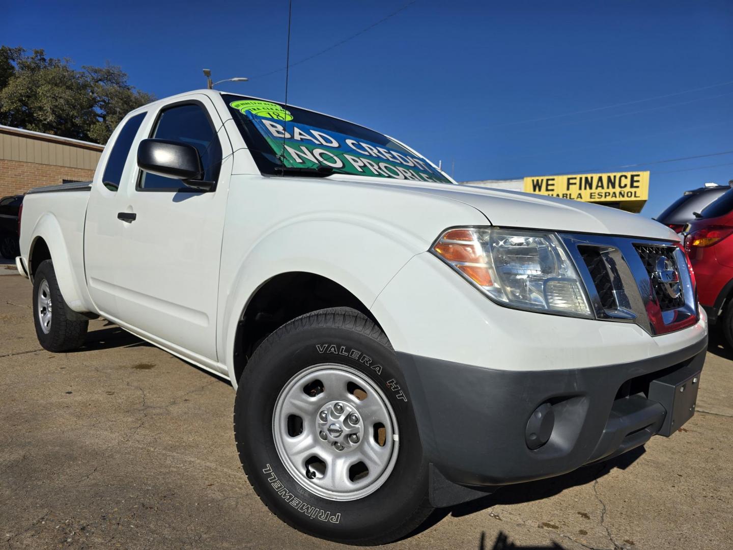 2018 WHITE Nissan Frontier S (1N6BD0CT9JN) with an 2.5L L4 DOHC 16V engine, AUTO transmission, located at 2660 S.Garland Avenue, Garland, TX, 75041, (469) 298-3118, 32.885551, -96.655602 - Photo#1