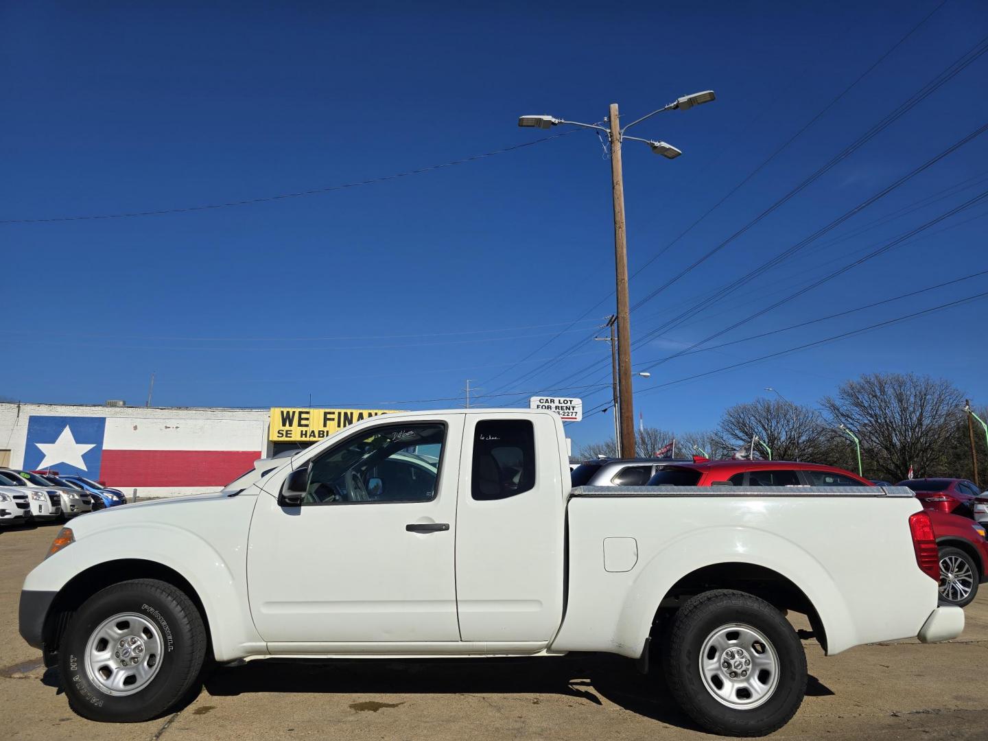 2018 WHITE Nissan Frontier S (1N6BD0CT9JN) with an 2.5L L4 DOHC 16V engine, AUTO transmission, located at 2660 S.Garland Avenue, Garland, TX, 75041, (469) 298-3118, 32.885551, -96.655602 - Photo#7