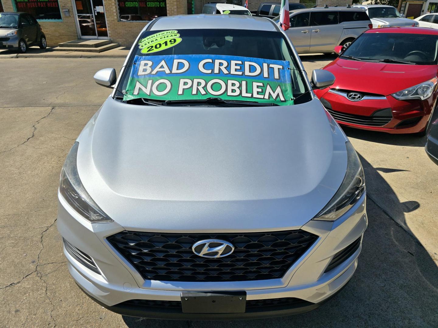 2019 Hyundai Tucson SE (KM8J23A46KU) with an 2.0L L4 DOHC 16V engine, 6A transmission, located at 2660 S.Garland Avenue, Garland, TX, 75041, (469) 298-3118, 32.885551, -96.655602 - Photo#8