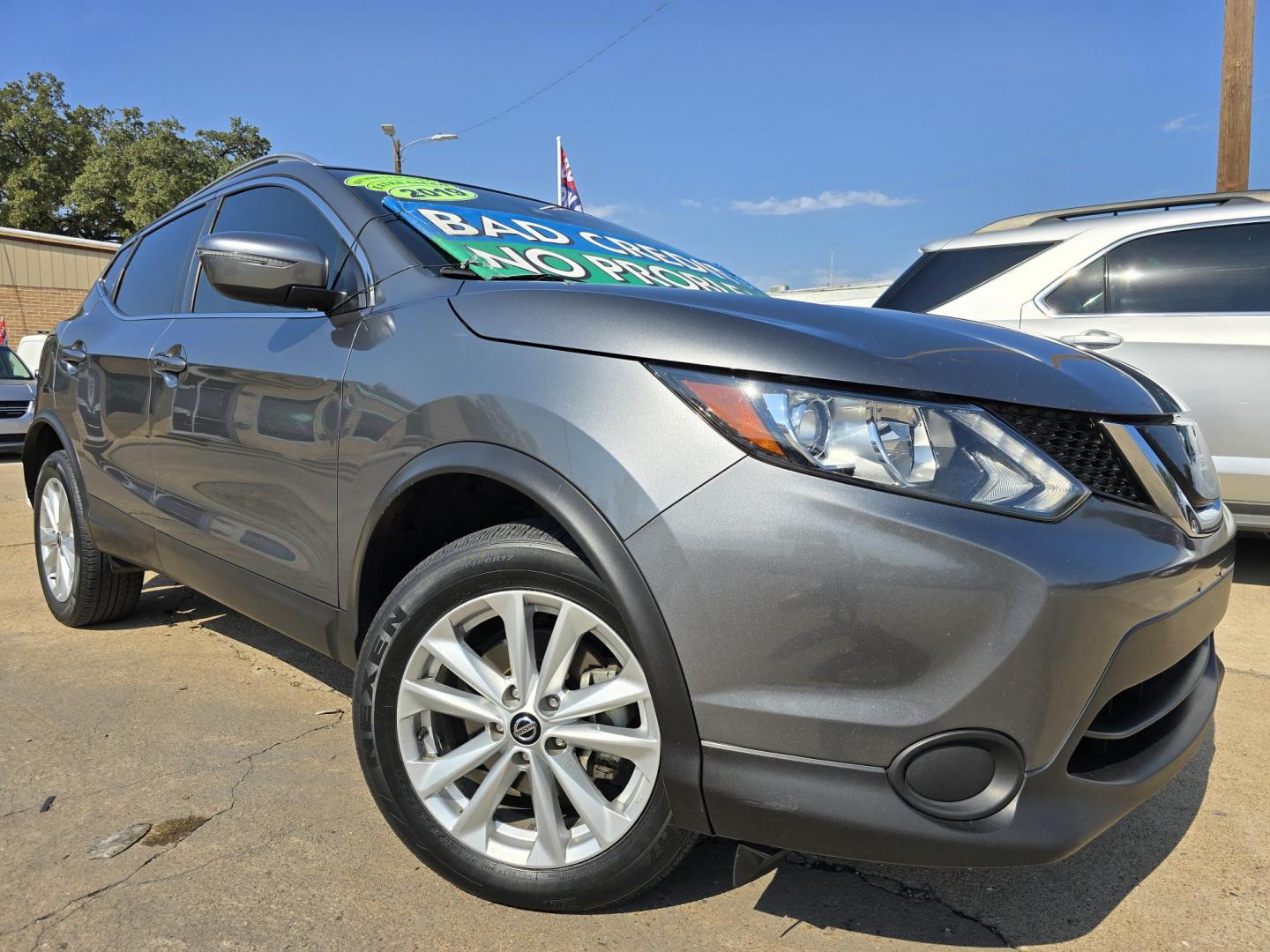 2019 GRAY Nissan Rogue Sport SL (JN1BJ1CR9KW) with an 2.0L L4 DOHC 16V engine, CVT transmission, located at 2660 S.Garland Avenue, Garland, TX, 75041, (469) 298-3118, 32.885551, -96.655602 - Photo#0