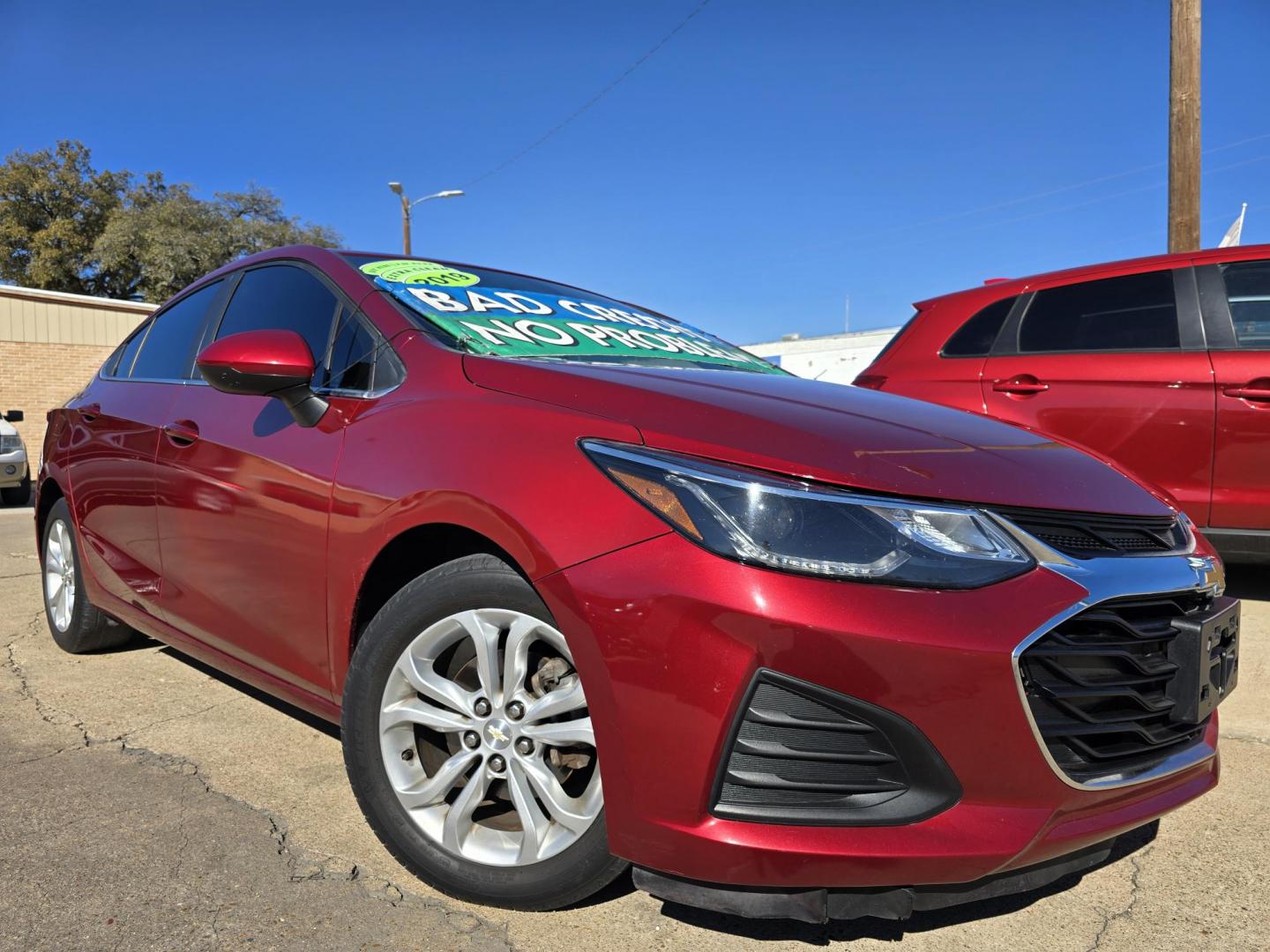 2019 BURGUNDY Chevrolet Cruze LT (1G1BE5SM9K7) with an 1.4L L4 DOHC 16V TURBO engine, 6A transmission, located at 2660 S.Garland Avenue, Garland, TX, 75041, (469) 298-3118, 32.885551, -96.655602 - Welcome to DallasAutos4Less, one of the Premier BUY HERE PAY HERE Dealers in the North Dallas Area. We specialize in financing to people with NO CREDIT or BAD CREDIT. We need proof of income, proof of residence, and a ID. Come buy your new car from us today!! This is a very well cared for 2019 CH - Photo#0