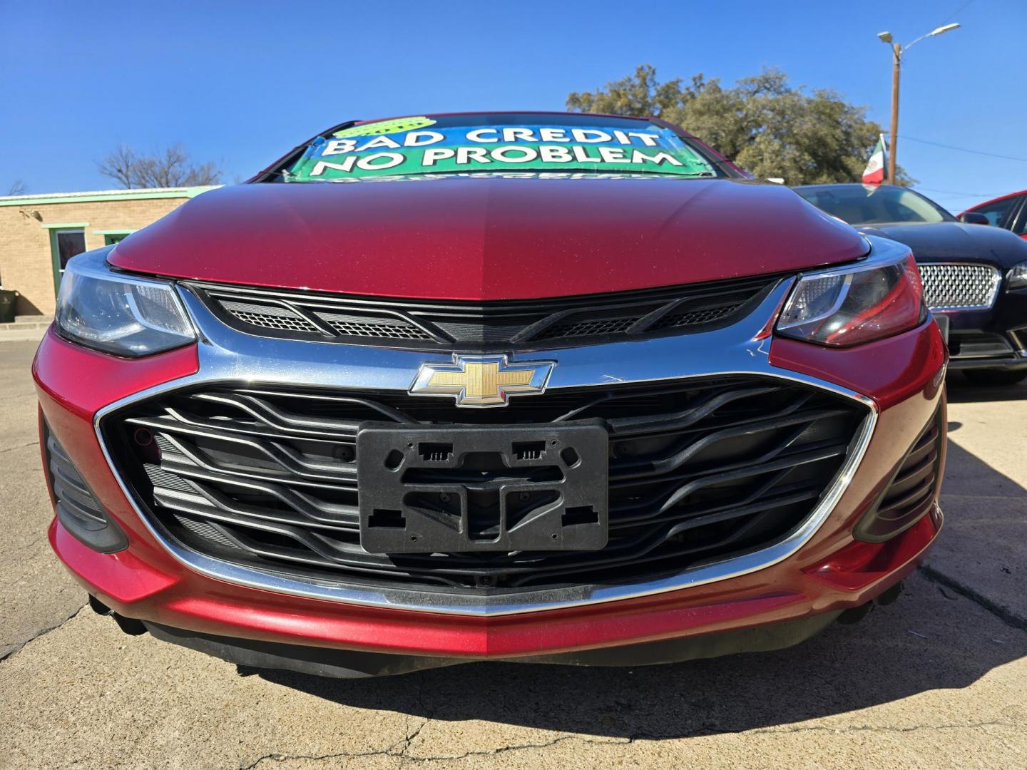 2019 BURGUNDY Chevrolet Cruze LT (1G1BE5SM9K7) with an 1.4L L4 DOHC 16V TURBO engine, 6A transmission, located at 2660 S.Garland Avenue, Garland, TX, 75041, (469) 298-3118, 32.885551, -96.655602 - Welcome to DallasAutos4Less, one of the Premier BUY HERE PAY HERE Dealers in the North Dallas Area. We specialize in financing to people with NO CREDIT or BAD CREDIT. We need proof of income, proof of residence, and a ID. Come buy your new car from us today!! This is a very well cared for 2019 CH - Photo#9