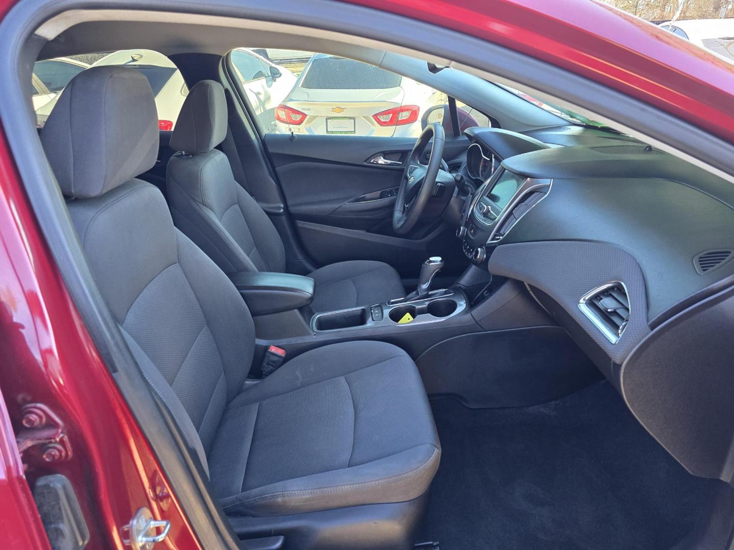 2019 BURGUNDY Chevrolet Cruze LT (1G1BE5SM9K7) with an 1.4L L4 DOHC 16V TURBO engine, 6A transmission, located at 2660 S.Garland Avenue, Garland, TX, 75041, (469) 298-3118, 32.885551, -96.655602 - Welcome to DallasAutos4Less, one of the Premier BUY HERE PAY HERE Dealers in the North Dallas Area. We specialize in financing to people with NO CREDIT or BAD CREDIT. We need proof of income, proof of residence, and a ID. Come buy your new car from us today!! This is a very well cared for 2019 CH - Photo#20