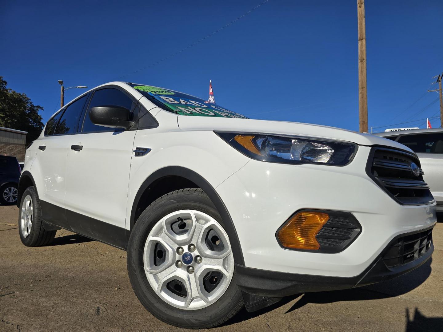 2019 WHITE Ford Escape S (1FMCU0F71KU) with an 2.5L L4 DOHC 16V engine, 6A transmission, located at 2660 S.Garland Avenue, Garland, TX, 75041, (469) 298-3118, 32.885551, -96.655602 - Photo#0