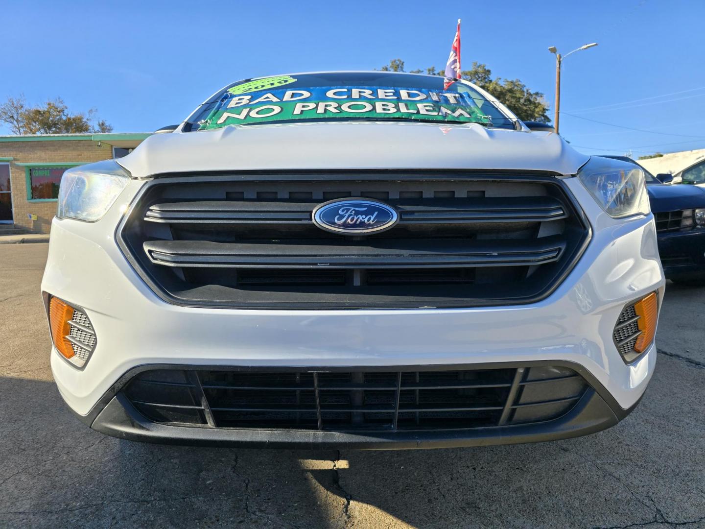 2019 WHITE Ford Escape S (1FMCU0F71KU) with an 2.5L L4 DOHC 16V engine, 6A transmission, located at 2660 S.Garland Avenue, Garland, TX, 75041, (469) 298-3118, 32.885551, -96.655602 - Photo#9