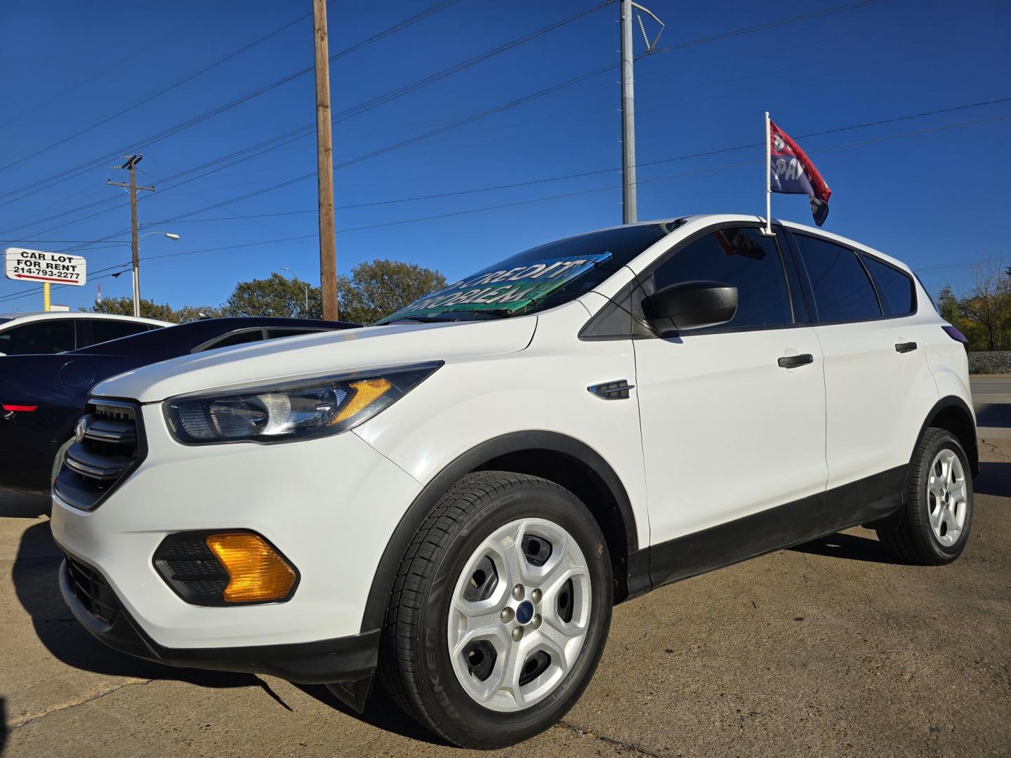 2019 WHITE Ford Escape S (1FMCU0F71KU) with an 2.5L L4 DOHC 16V engine, 6A transmission, located at 2660 S.Garland Avenue, Garland, TX, 75041, (469) 298-3118, 32.885551, -96.655602 - Photo#7