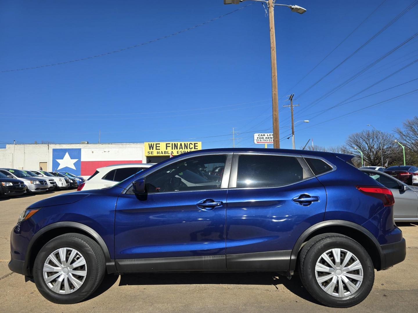 2019 BLUE Nissan Rogue Sport SL (JN1BJ1CR5KW) with an 2.0L L4 DOHC 16V engine, CVT transmission, located at 2660 S.Garland Avenue, Garland, TX, 75041, (469) 298-3118, 32.885551, -96.655602 - Photo#6