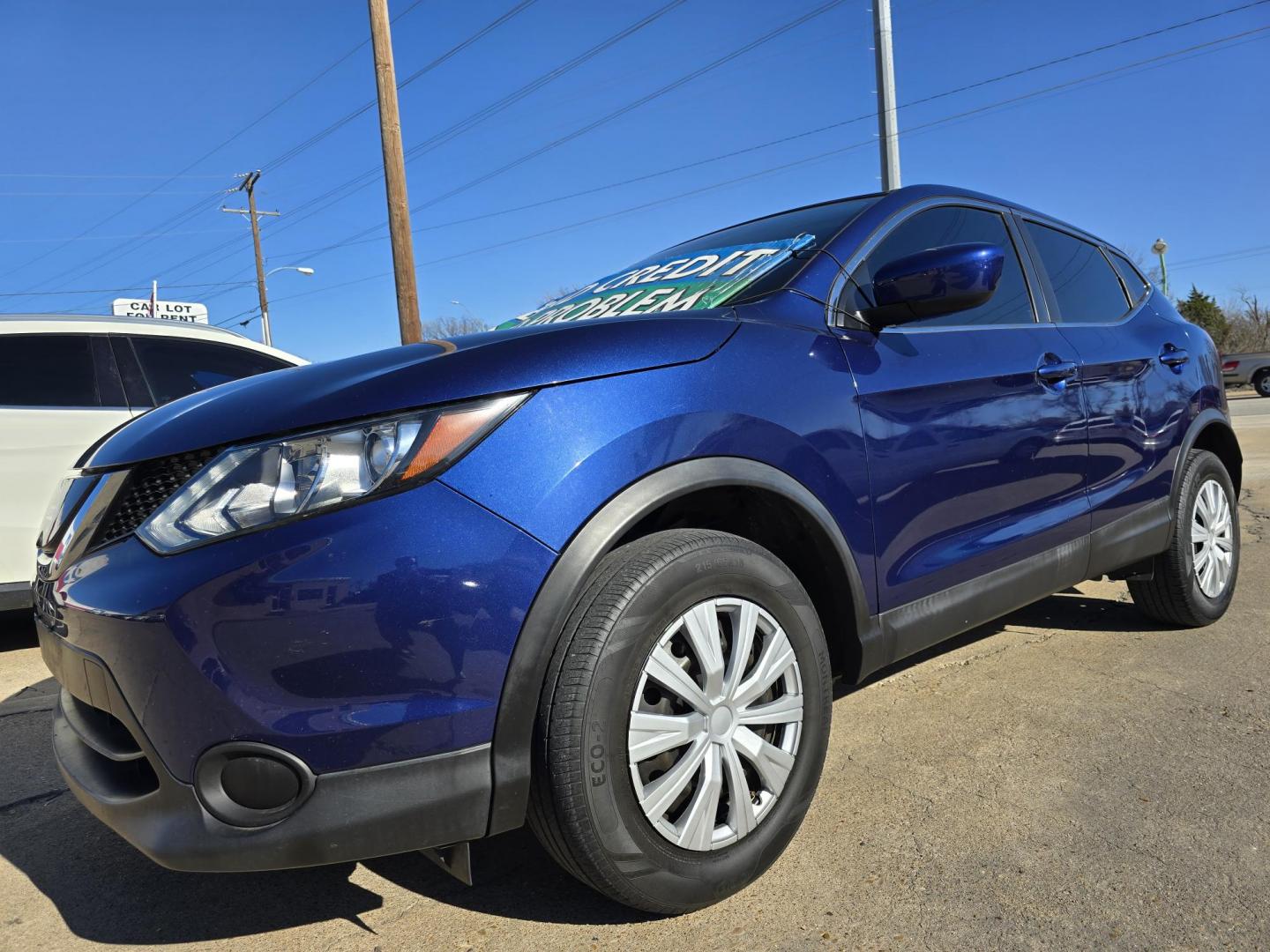 2019 BLUE Nissan Rogue Sport SL (JN1BJ1CR5KW) with an 2.0L L4 DOHC 16V engine, CVT transmission, located at 2660 S.Garland Avenue, Garland, TX, 75041, (469) 298-3118, 32.885551, -96.655602 - Photo#7