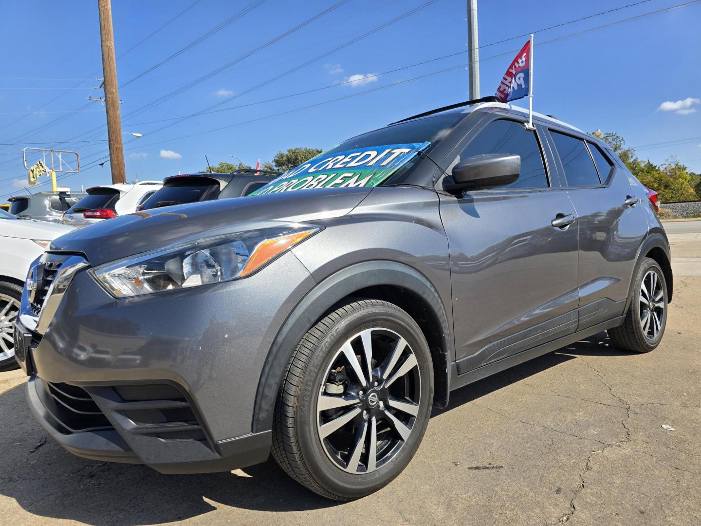 2020 GRAY Nissan Kicks SV (3N1CP5CV9LL) with an 1.6L L4 engine, CVT transmission, located at 2660 S.Garland Avenue, Garland, TX, 75041, (469) 298-3118, 32.885551, -96.655602 - Photo#7